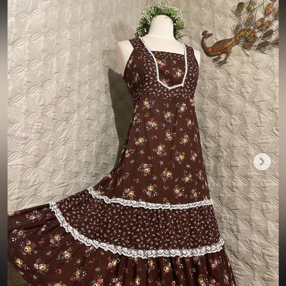 Sweet vintage midi prairie dress 🤎